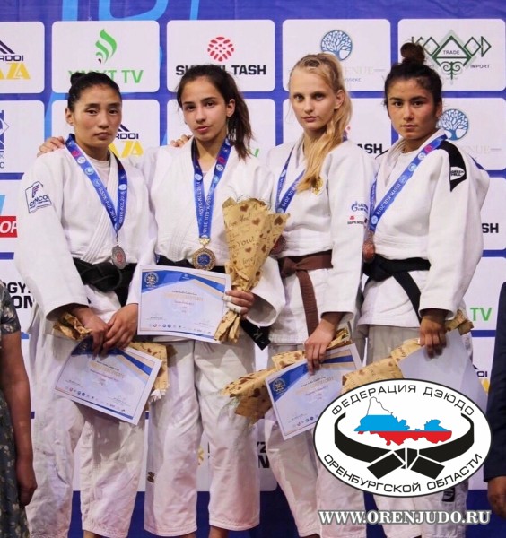 Золотая медаль на Кубке Азии.